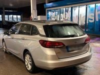 Gebraucht Opel Astra Sport 125 PS (91 kW) 2017 Silber Kombi