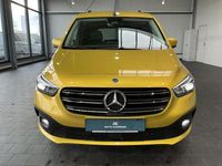 Gebraucht Mercedes T180 Edition 116 PS (85 kW) 2023 Gelb Van / Kleinbus