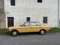 Gebraucht Mercedes 200 106 PS (77 kW) 1983 Gelb Limousine
