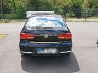 Gebraucht VW Passat 122 PS (89 kW) 2011 Schwarz Limousine