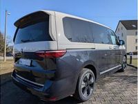 Neu VW Multivan Edition 150 PS (110 kW) 2026 Blau (candy weiß/ starlight blue) Van