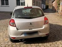 Gebraucht Renault Clio II Night&Day 75 PS (55 kW) 2011 Silber Kleinwagen