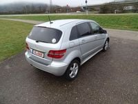 Gebraucht Mercedes B170 116 PS (85 kW) 2008 Silber Van / Kleinbus