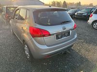 Gebraucht Kia Venga Attract 90 PS (66 kW) 2015 Beige Kleinwagen