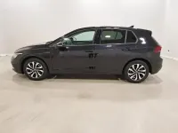 Gebraucht VW Golf VIII Active 150 PS (110 kW) 2023 Deep black perleffekt Limousine