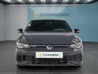 Second-hand VW Golf VIII 325 CP (239 kW) 2024 Gri Hatchback