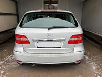 Gebraucht Mercedes B180 116 PS (85 kW) 2011 Silber Van / Kleinbus