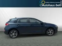 Gebraucht Hyundai i30 Select 120 PS (88 kW) 2023 Teal blue / met Limousine