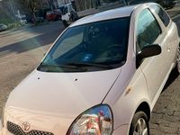 Gebraucht Toyota Yaris 65 PS (47 kW) 2005 Weiß Kleinwagen