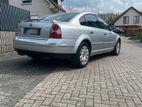 Usata VW Passat 115 CV (84 kW) 2003 Argento Berlina