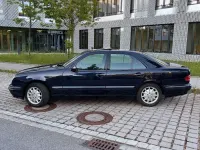 Gebraucht Mercedes E240 Elegance 170 PS (125 kW) 2001 Blau Limousine