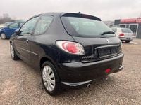 Gebraucht Peugeot 206 Premium 88 PS (64 kW) 2004 Schwarz Kleinwagen