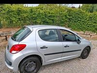 Gebraucht Peugeot 207 73 PS (53 kW) 2008 Silber Kleinwagen