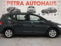 Gebraucht VW Touran Highline 150 PS (110 kW) 2023 Grau Van / Kleinbus