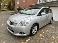 Gebraucht Toyota Verso Edition 126 PS (92 kW) 2011 Silber Van / Kleinbus