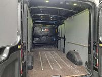 Gebraucht Ford Transit Basis 131 PS (96 kW) 2018 Grau Abholung