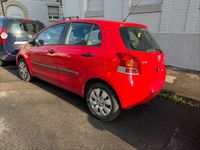 Gebraucht Toyota Yaris 69 PS (50 kW) 2009 Rot Kleinwagen