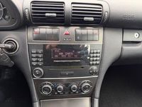 Gebraucht Mercedes C180 143 PS (105 kW) 2006 Blau Coupé