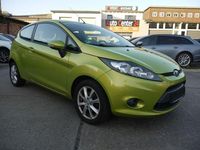 Gebraucht Ford Fiesta Trend 60 PS (44 kW) 2010 Grün Kleinwagen