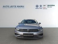 Gebraucht VW Passat 150 PS (110 kW) 2022 Silber Kombi