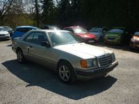 Gebraucht Mercedes 230 132 PS (97 kW) 1987 Grau