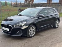 Gebraucht Hyundai i30 Passion Plus 140 PS (102 kW) 2019 Schwarz Kleinwagen