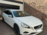 Gebraucht Volvo V60 R-Design 163 PS (119 kW) 2011 Weiß Kombi