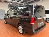 Gebraucht Mercedes V220 163 PS (119 kW) 2024 Grau Van / Kleinbus