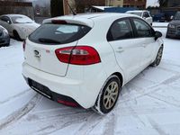 Gebraucht Kia Rio Attract 86 PS (63 kW) 2014 Weiß Limousine