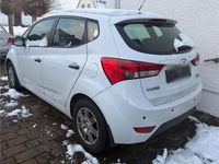 Gebraucht Hyundai ix20 90 PS (66 kW) 2012 Weiß Kleinwagen