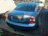 Gebraucht VW Passat 101 PS (74 kW) 2002 Grau Limousine