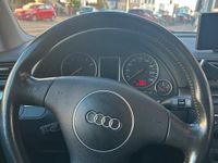 Gebraucht Audi A4 131 PS (96 kW) 2005 Silber Kleinwagen