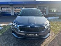 Neu Skoda Karoq Selection 150 PS (110 kW) 2025 Grau SUV