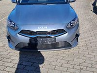Neu Kia Ceed 140 PS (102 kW) 2026 Silber Kleinwagen