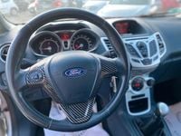 Gebraucht Ford Fiesta Titanium 82 PS (60 kW) 2012 Silber Kleinwagen