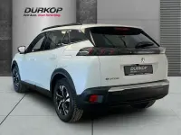 Gebraucht Peugeot e-2008 Allure 100 kW (136 PS) 2022 Weiß perlglänzend (metallic) SUV
