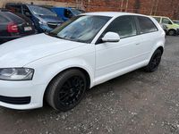 Gebraucht Audi A3 Attraction 102 PS (75 kW) 2010 Weiß Kleinwagen