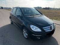 Gebraucht Mercedes B200 135 PS (99 kW) 2010 Schwarz Van / Kleinbus