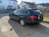 Gebraucht BMW 520 184 PS (135 kW) 2011 Schwarz Kombi