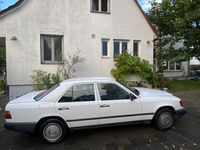 Gebraucht Mercedes E230 132 PS (97 kW) 1988 Weiß Limousine