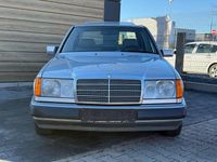 Gebraucht Mercedes E230 1991 Silber Limousine