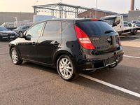 Gebraucht Hyundai i30 Style 140 PS (102 kW) 2008 Schwarz Kleinwagen