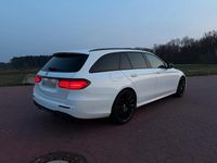 Gebraucht Mercedes E220 AMG 194 PS (142 kW) 2019 Weiß Kombi