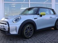 Gebraucht Mini Cooper SE Hatch 135 kW (184 PS) 2021 White silver Kleinwagen