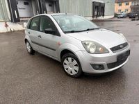 Gebraucht Ford Fiesta 80 PS (58 kW) 2006 Silber Kleinwagen