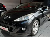 Gebraucht Peugeot 207 CC Premium 120 PS (88 kW) 2011 Schwarz Cabrio