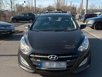Gebraucht Hyundai i30 136 PS (100 kW) 2015 Schwarz Limousine