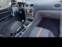 Gebraucht Ford Focus 101 PS (74 kW) 2010 Schwarz Limousine