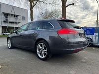 Usado Opel Insignia 131 HP (96 kW) 2012 Cinzento Carrinha
