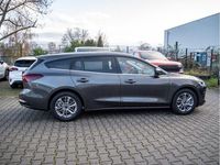 Neu Ford Focus Titanium X 155 PS (114 kW) 2025 Grau Limousine